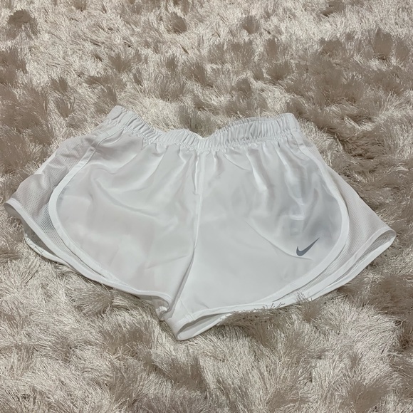 white nike running shorts - Picture 2 of 2